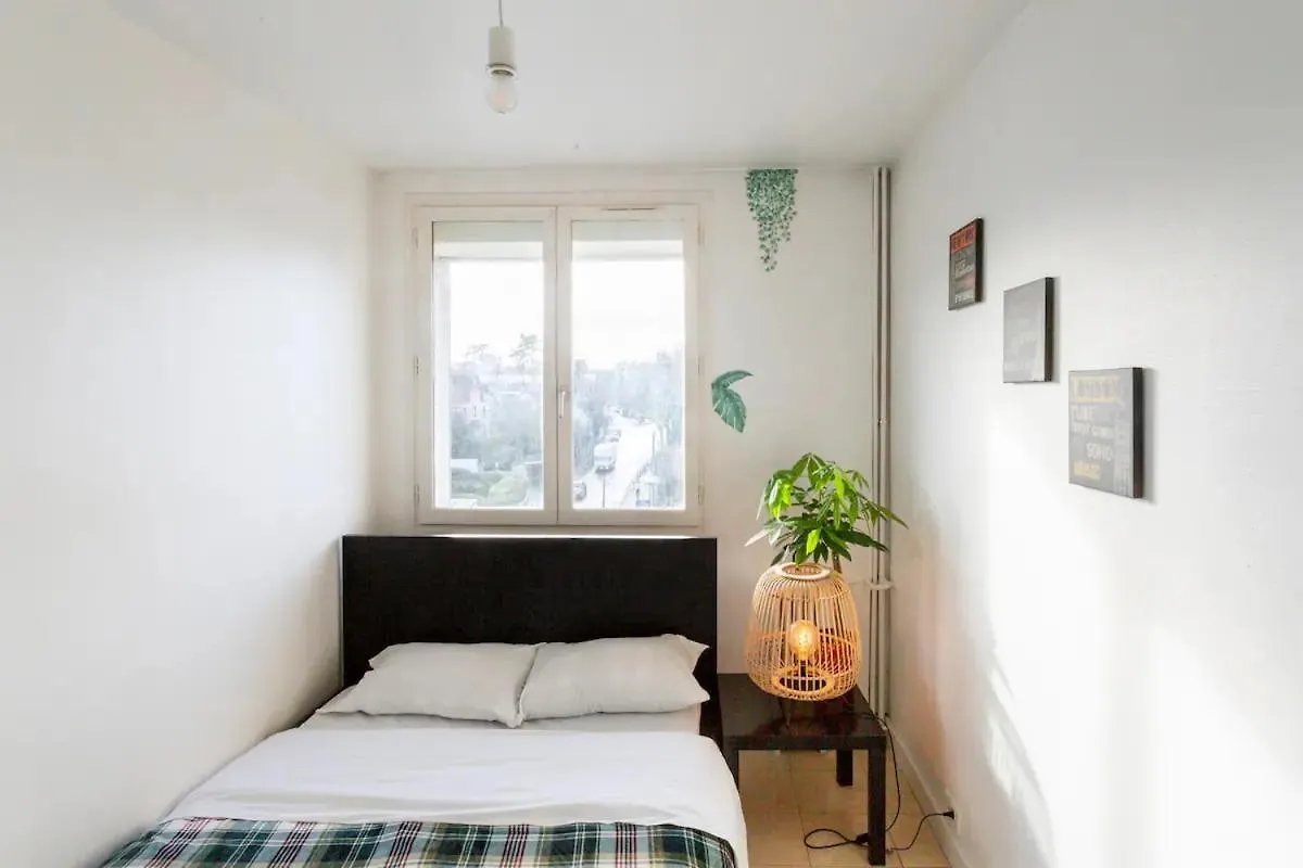 Apartment Charmant Appartement Pour 3 Personnes A Bagneux Bagneux